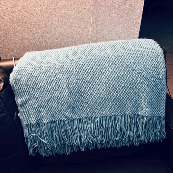 Cozy Blue Woven Throw Blanket - Picture 4 of 5